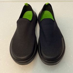 Ladies Oofos Black Recovery Shoes Sz 6